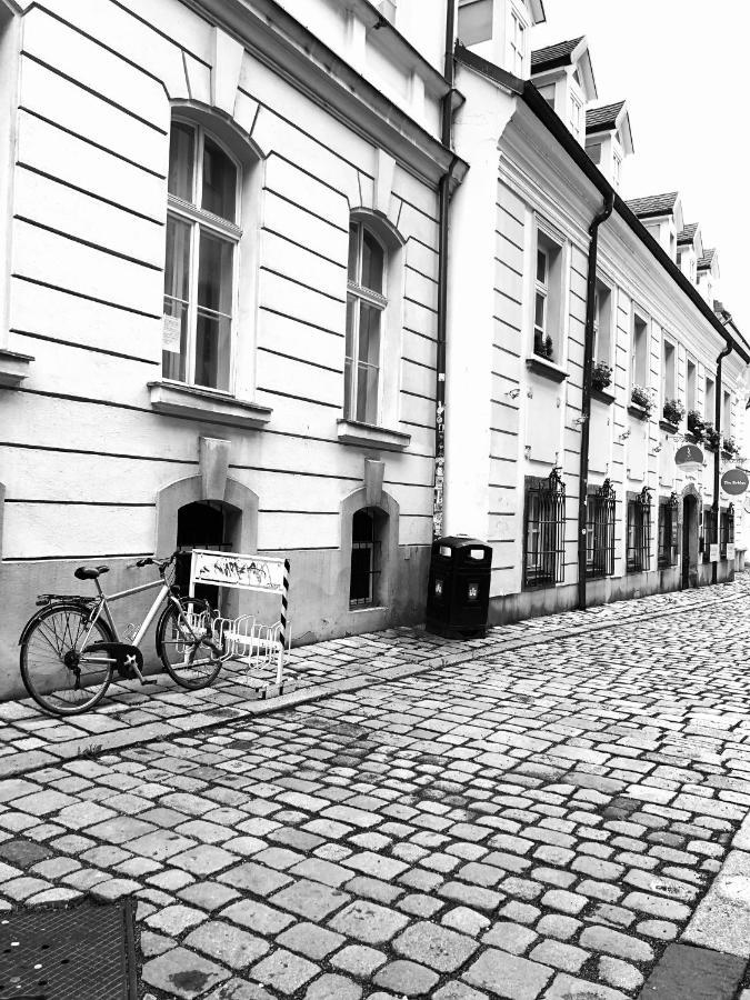 Apartments Bastova, Stela & Mia Apartments Bratislava Eksteriør billede